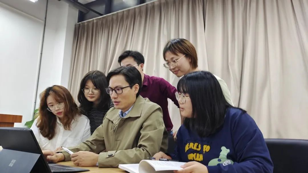 南粵優(yōu)秀教師牛奔：初心逐夢，負重致遠