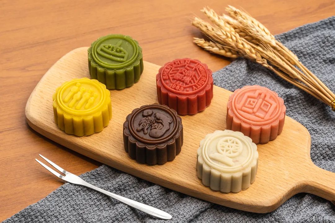 揭秘！深大新食堂即將開(kāi)張，深大主題中秋月餅已上線(xiàn)！